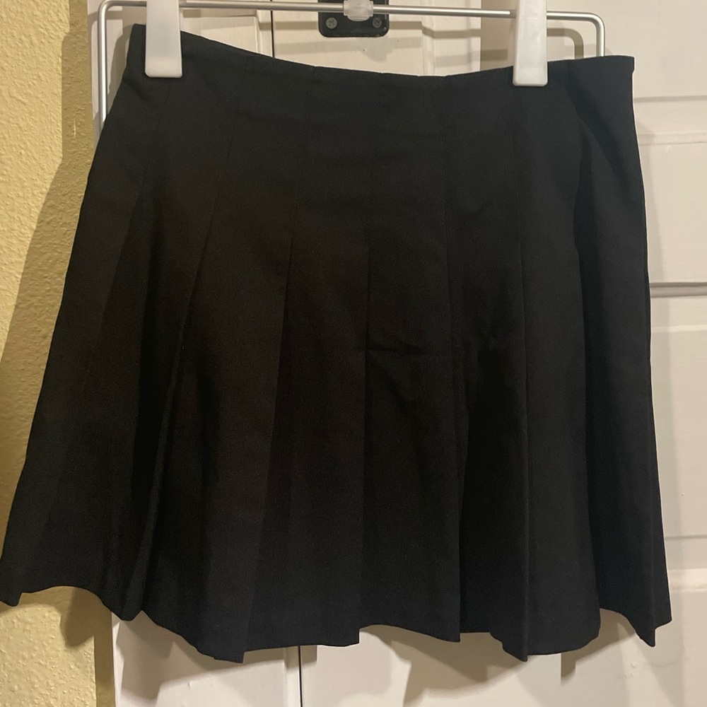 H&M Pleated Black Skirt